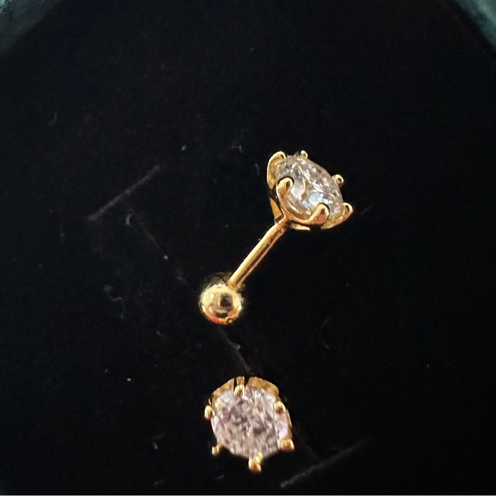 18k Gold Plated Moissanite Stud Earrings 4 mm, excellent cut,D color,VVS1 0.3 ct